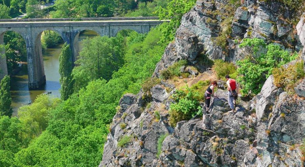 Camping Des Rochers Des Parcs Clécy Zewnętrze zdjęcie