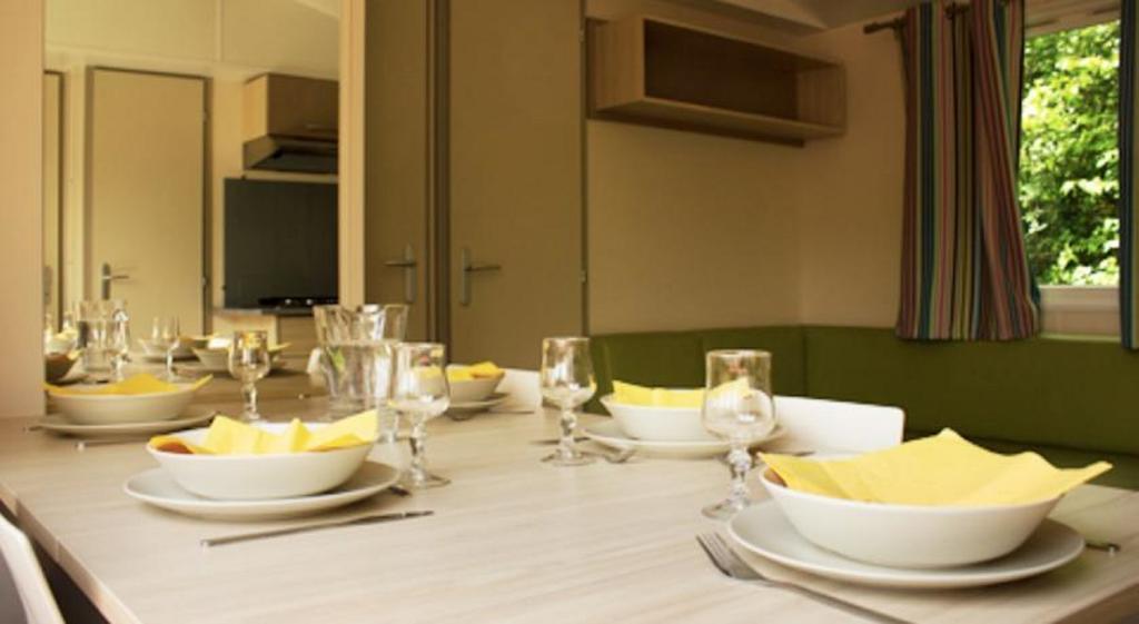 Hotel Camping Des Rochers Des Parcs Clécy Pokój zdjęcie