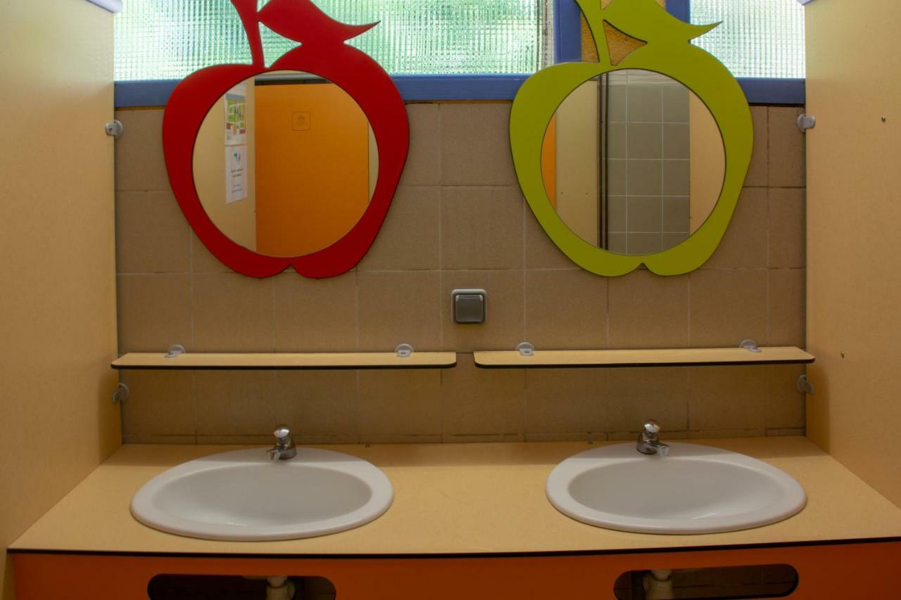 Hotel Camping Des Rochers Des Parcs Clécy Zewnętrze zdjęcie